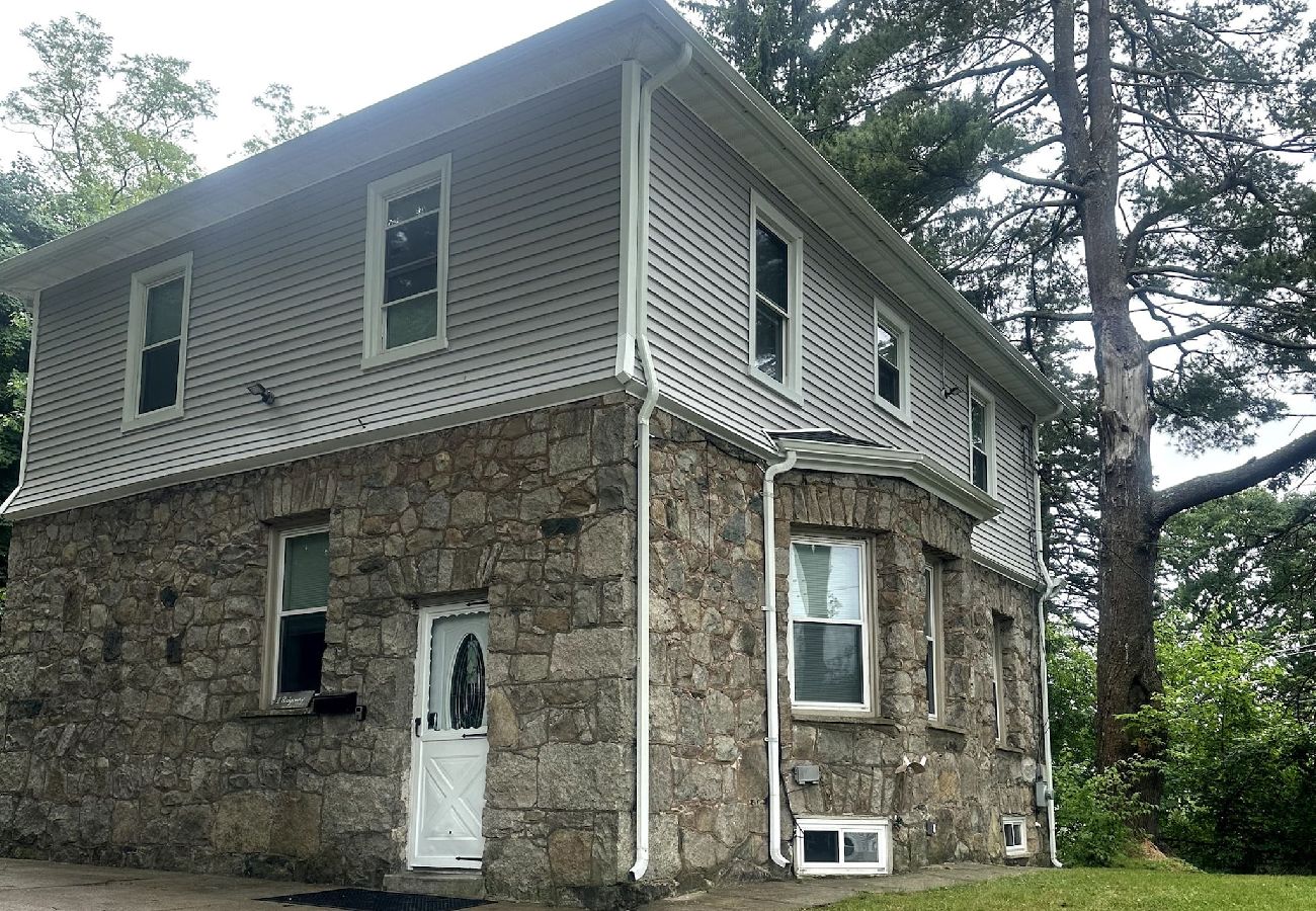 House in Providence - Ridgeway Avenue Full Home