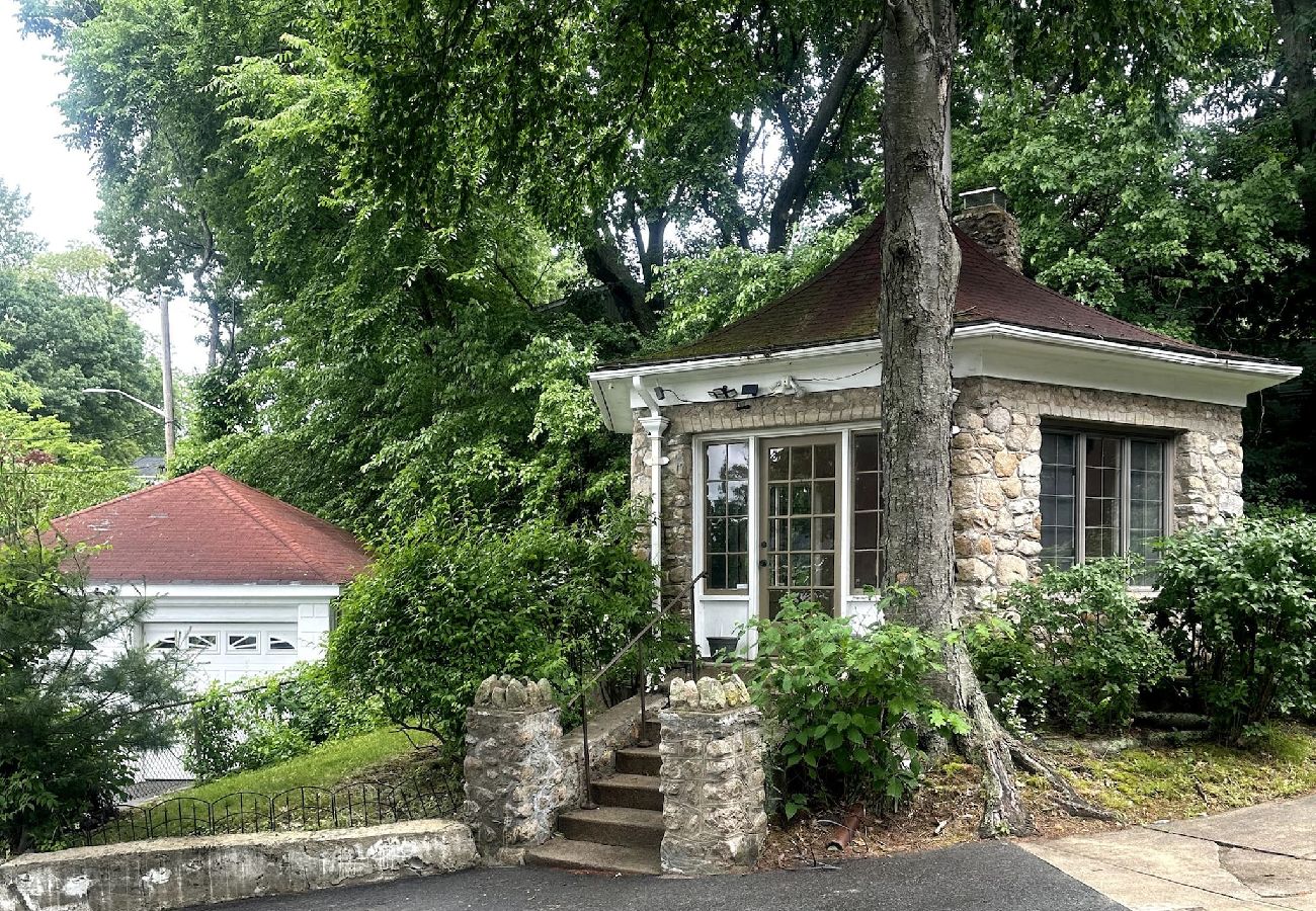 House in Providence - Ridgeway Avenue Full Home