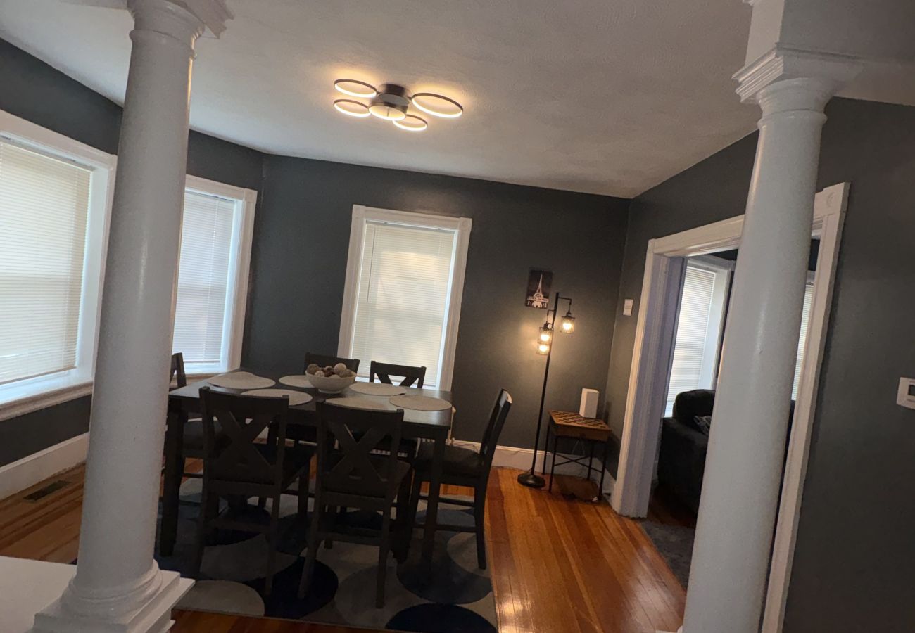 House in Providence - Ridgeway Avenue Full Home
