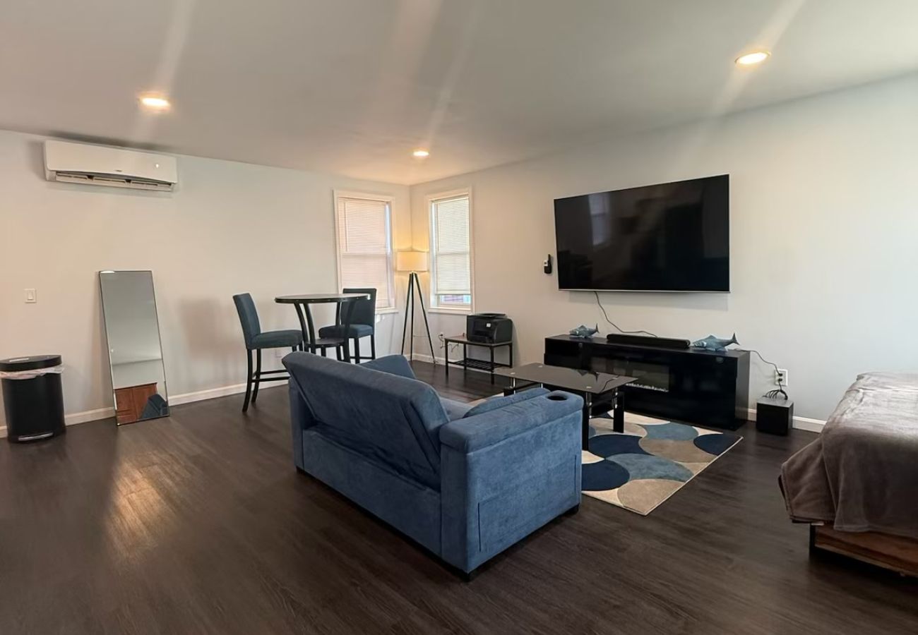 Studio in Providence - Lucy Private Studio Apartment