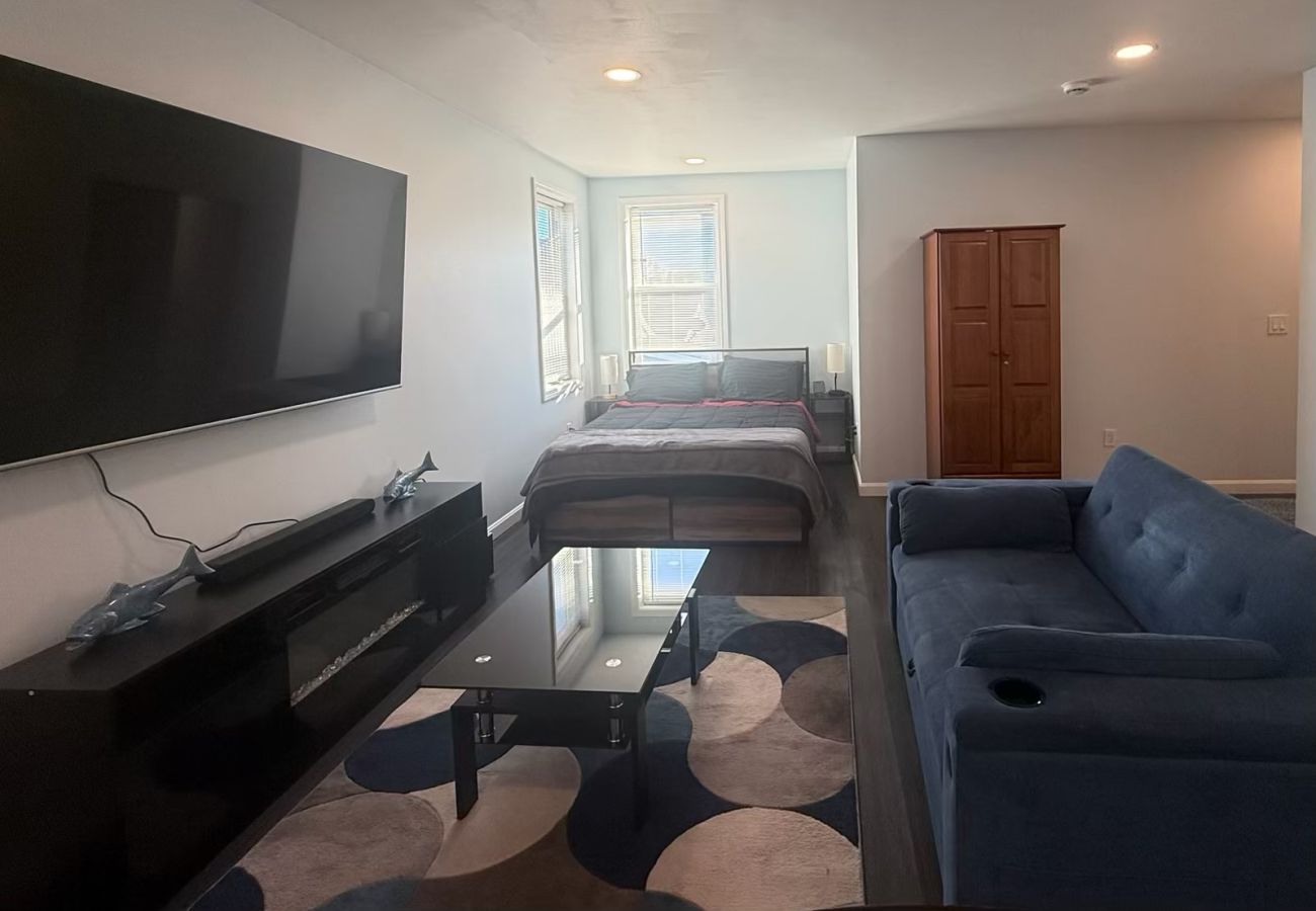 Studio in Providence - Lucy Private Studio Apartment